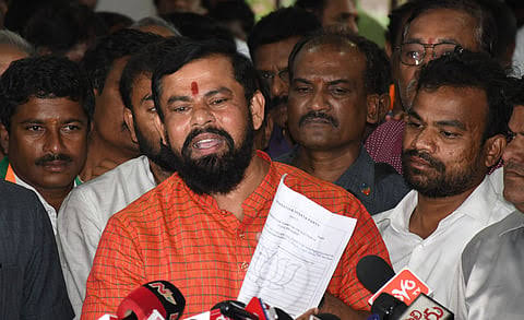 ఫైర్ బ్రాండ్ ను వదులుకున్న బీజేపీ